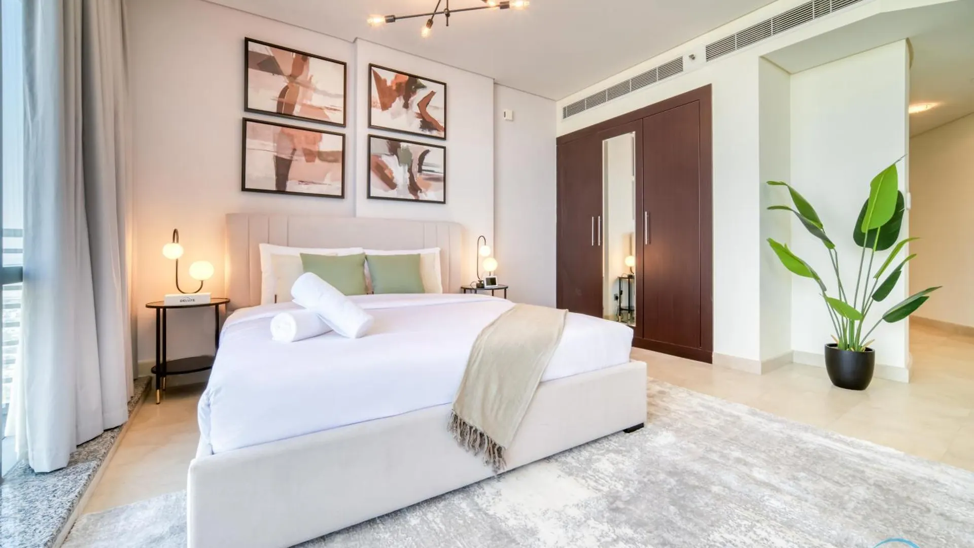 Grand Studio At Sky Gardens Difc By Deluxe Holiday Homes دبي شقة