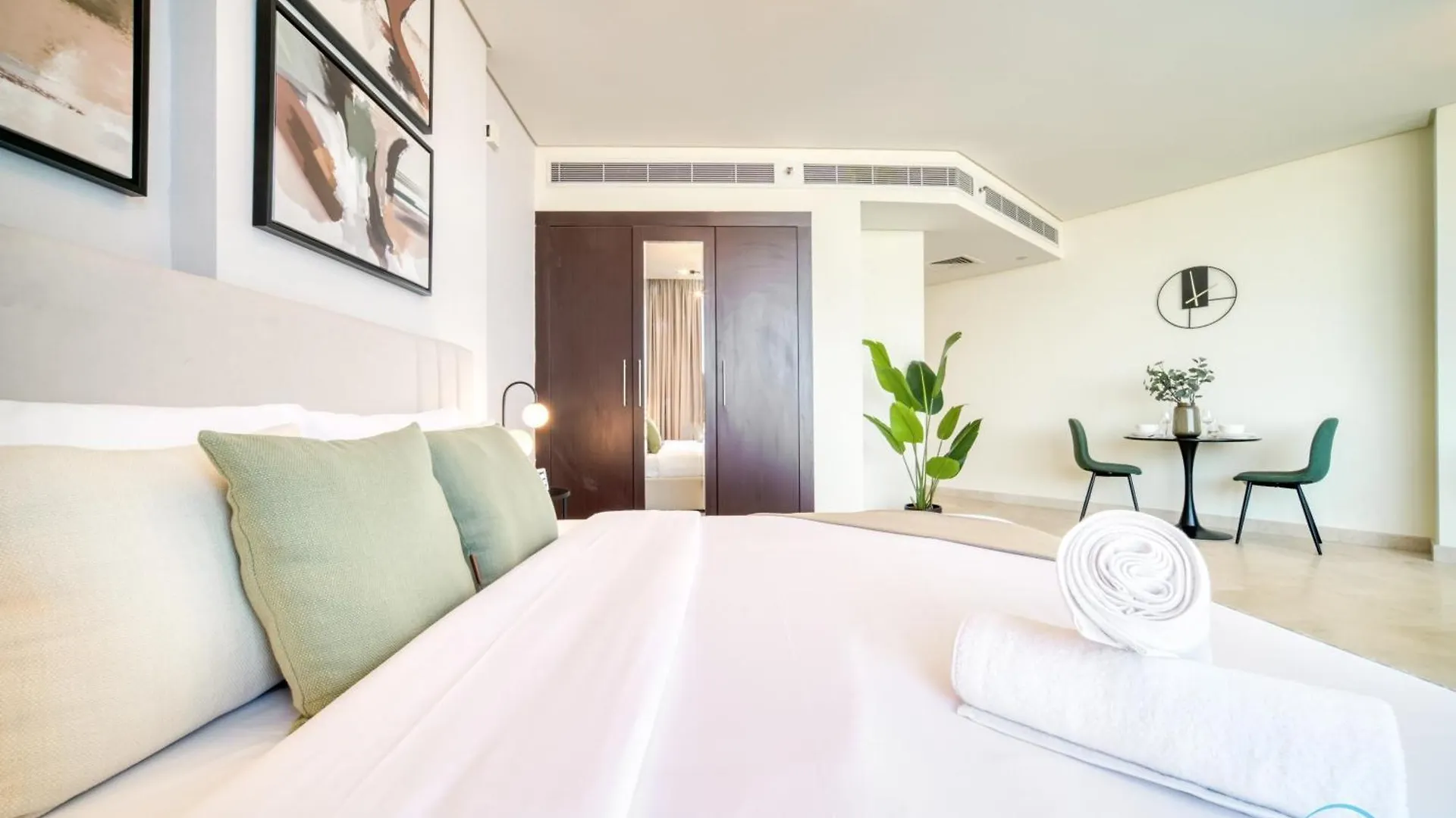 Grand Studio At Sky Gardens Difc By Deluxe Holiday Homes دبي 0*,