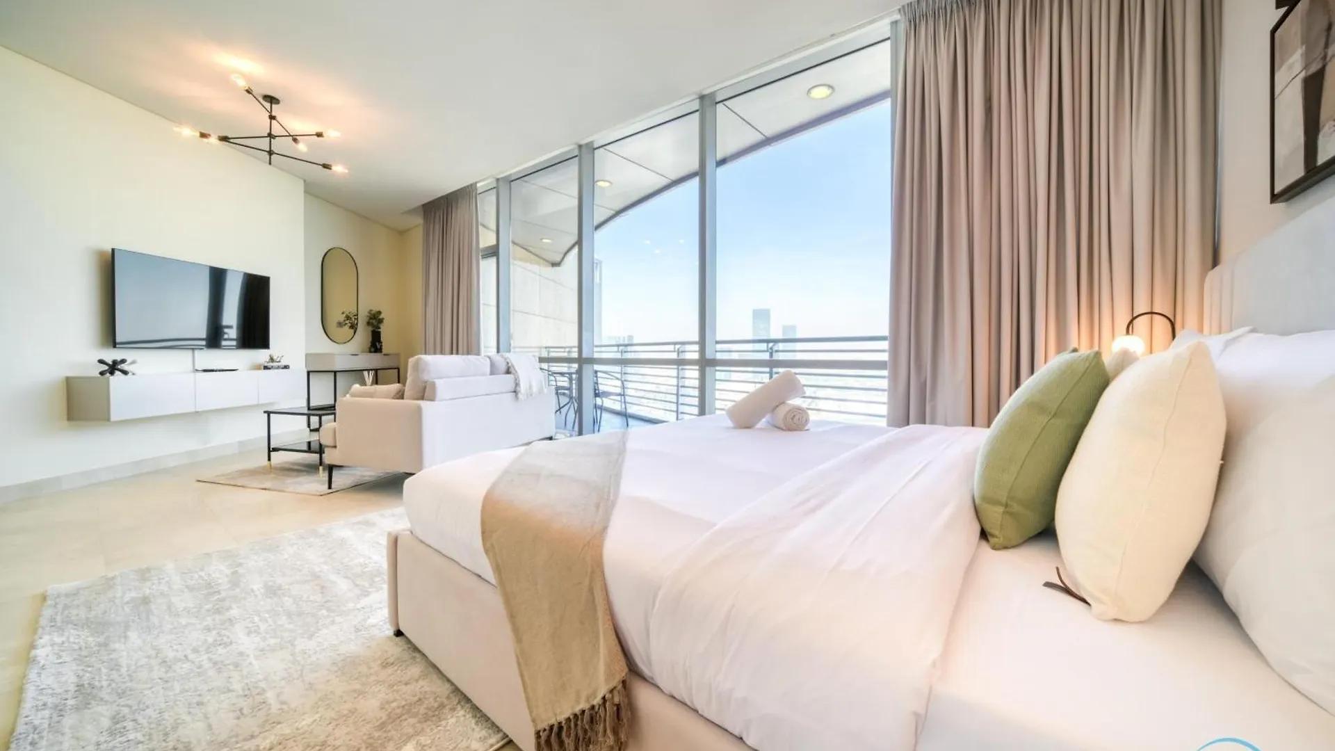 Grand Studio At Sky Gardens Difc By Deluxe Holiday Homes دبي