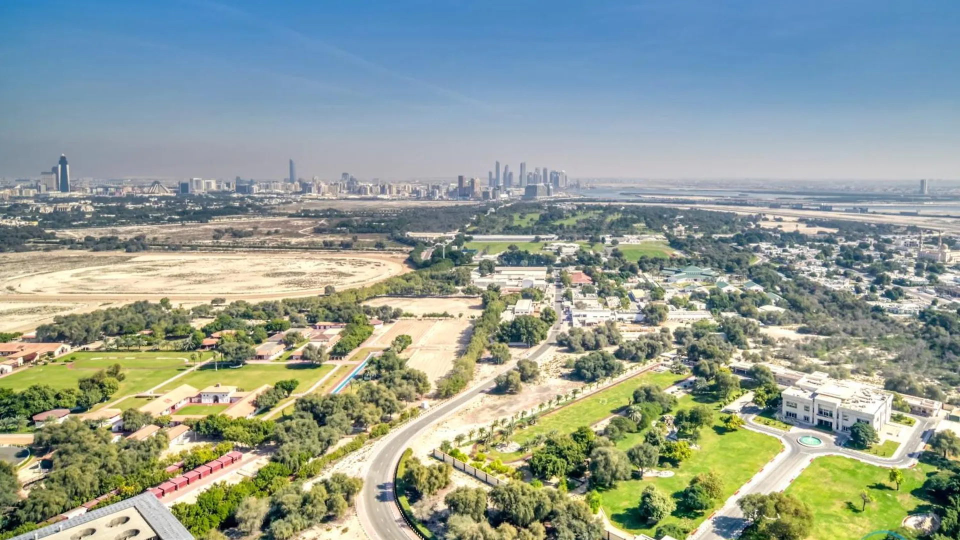 Grand Studio At Sky Gardens Difc By Deluxe Holiday Homes دبي شقة