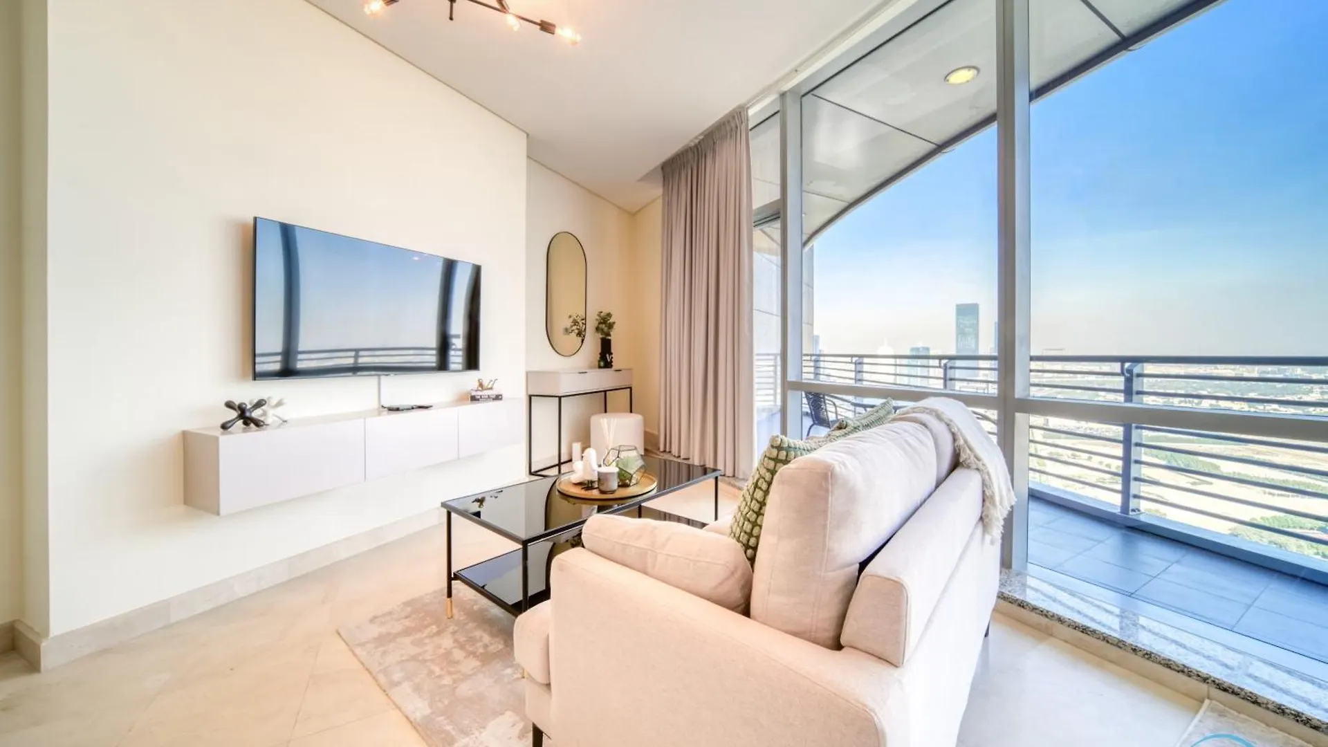 Apartment Grand Studio At Sky Gardens Difc By Deluxe Holiday Homes Dubai