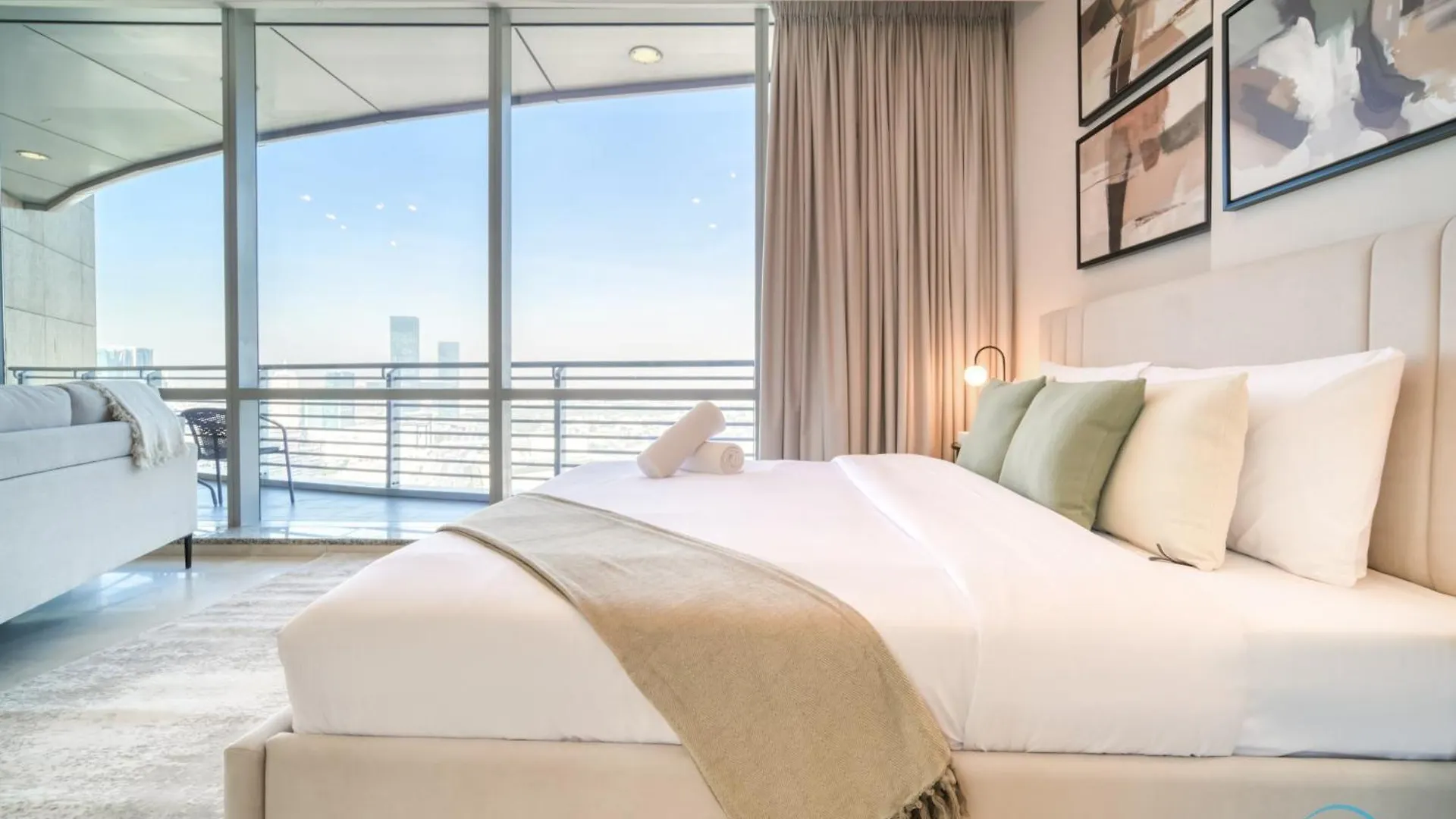 Apartment Grand Studio At Sky Gardens Difc By Deluxe Holiday Homes Dubai